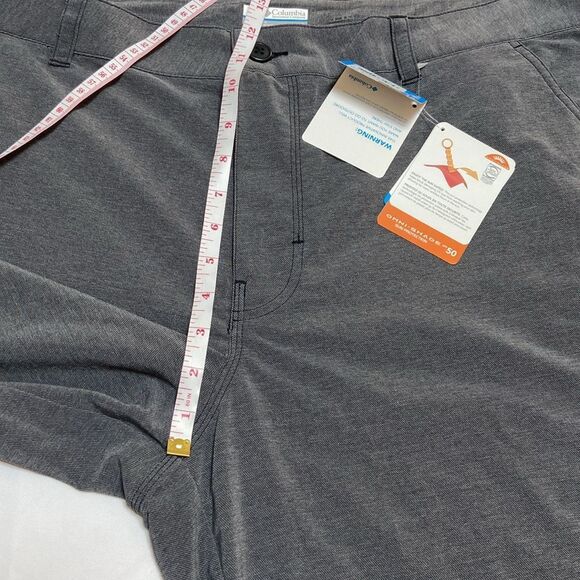 Columbia Incognesto Hybrid Gray Flat Front Shorts - Picture 10 of 14